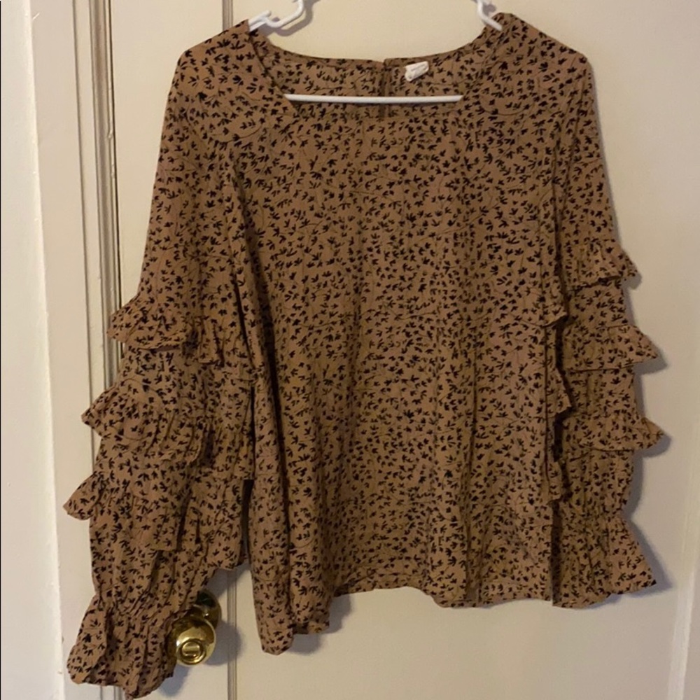 ruffle sleeve blouse